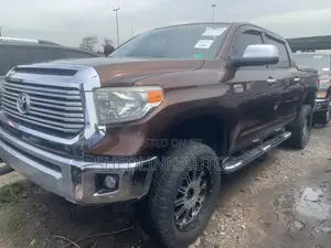 Toyota Tundra Limited 5.7L V8 4x4 Double Cab 6.6 ft. box 145.7 in. WB