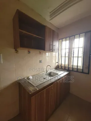 3bdrm Block of Flats in Kolapo Ishola Gra, Ibadan for rent