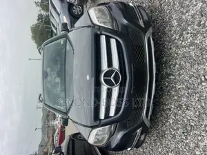 Mercedes-Benz GLK-Class Base GLK 250 BlueTEC 4dr AWD 4MATIC (2.1L 4cyl)