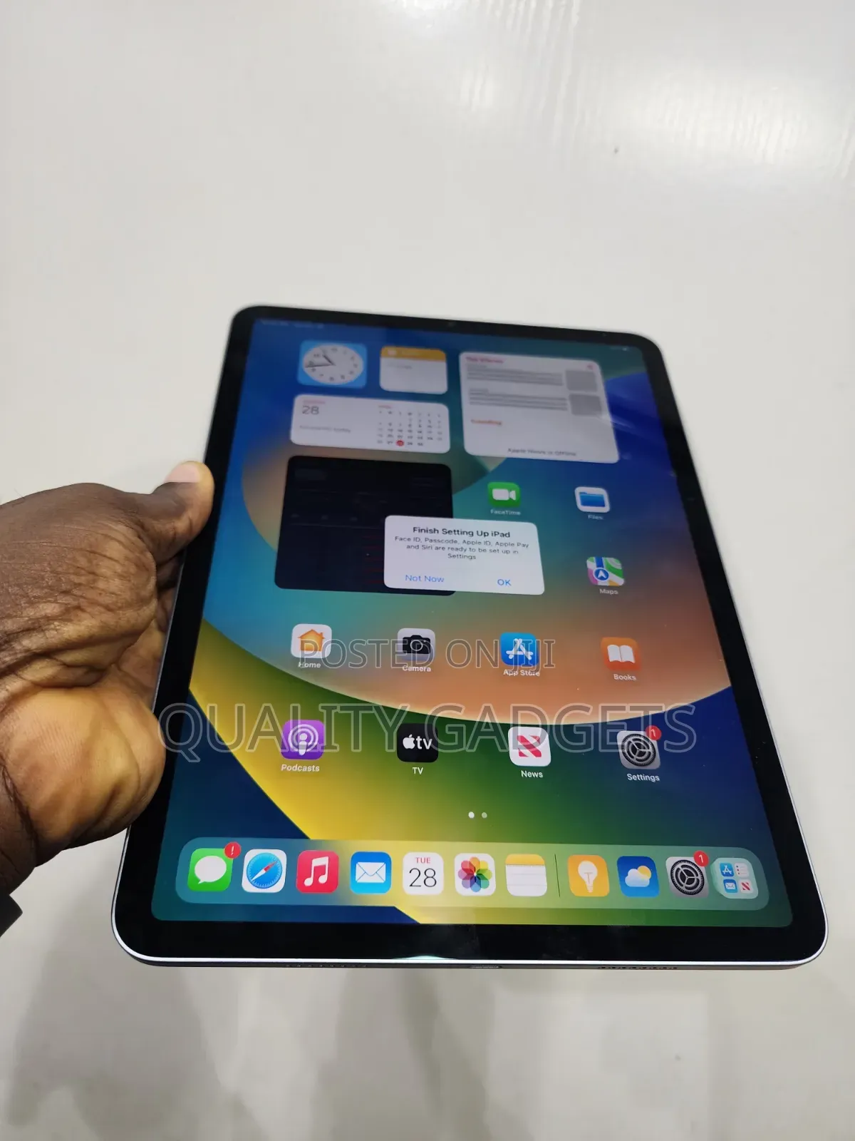 Apple iPad Pro (2022) 128 GB Gray