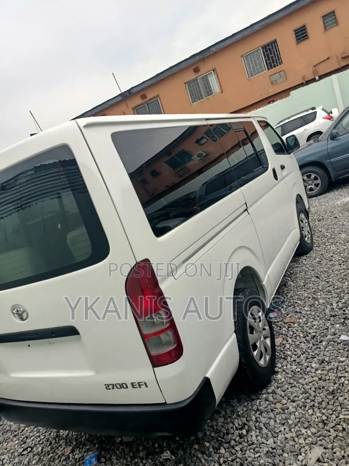 Toyota HiAce 2013 White