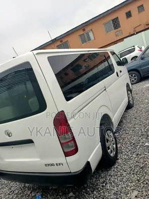 Toyota HiAce 2013 White