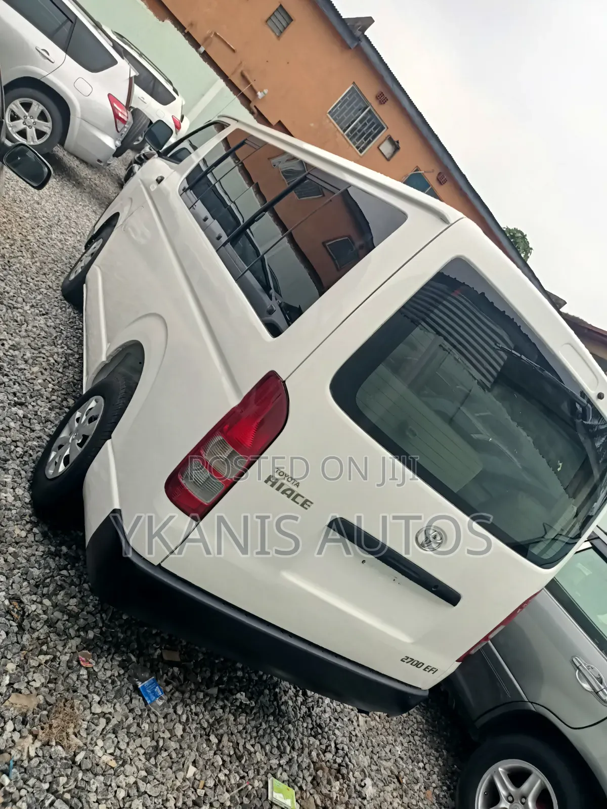 Toyota HiAce 2013 White
