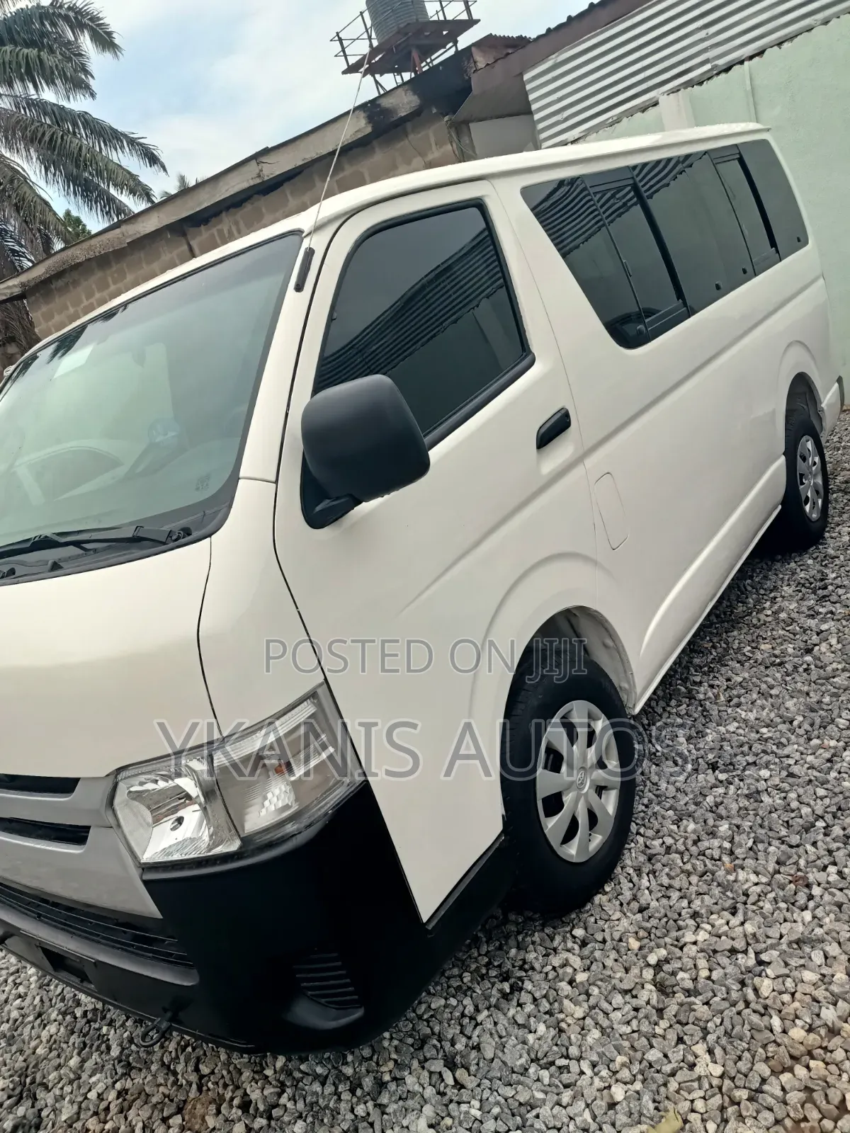 Toyota HiAce 2013 White