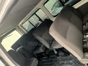 Toyota HiAce 2013 White
