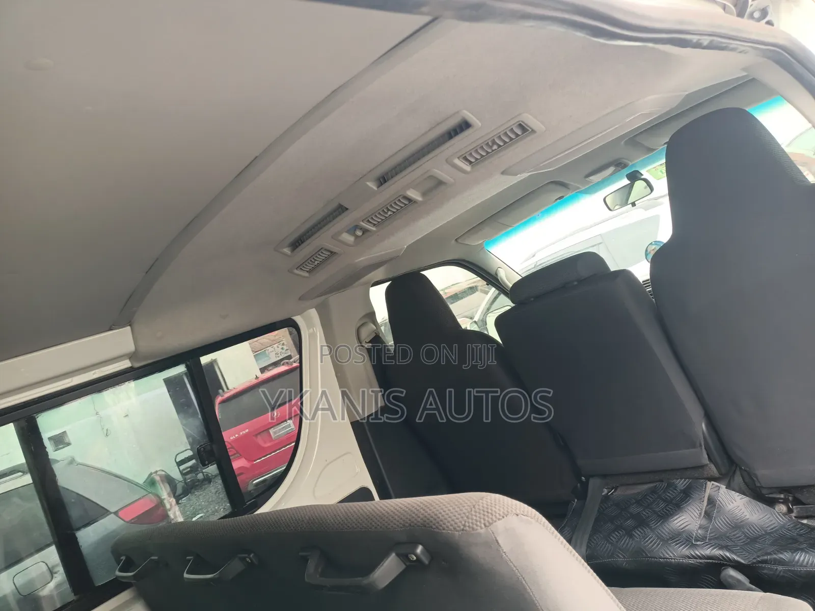 Toyota HiAce 2013 White
