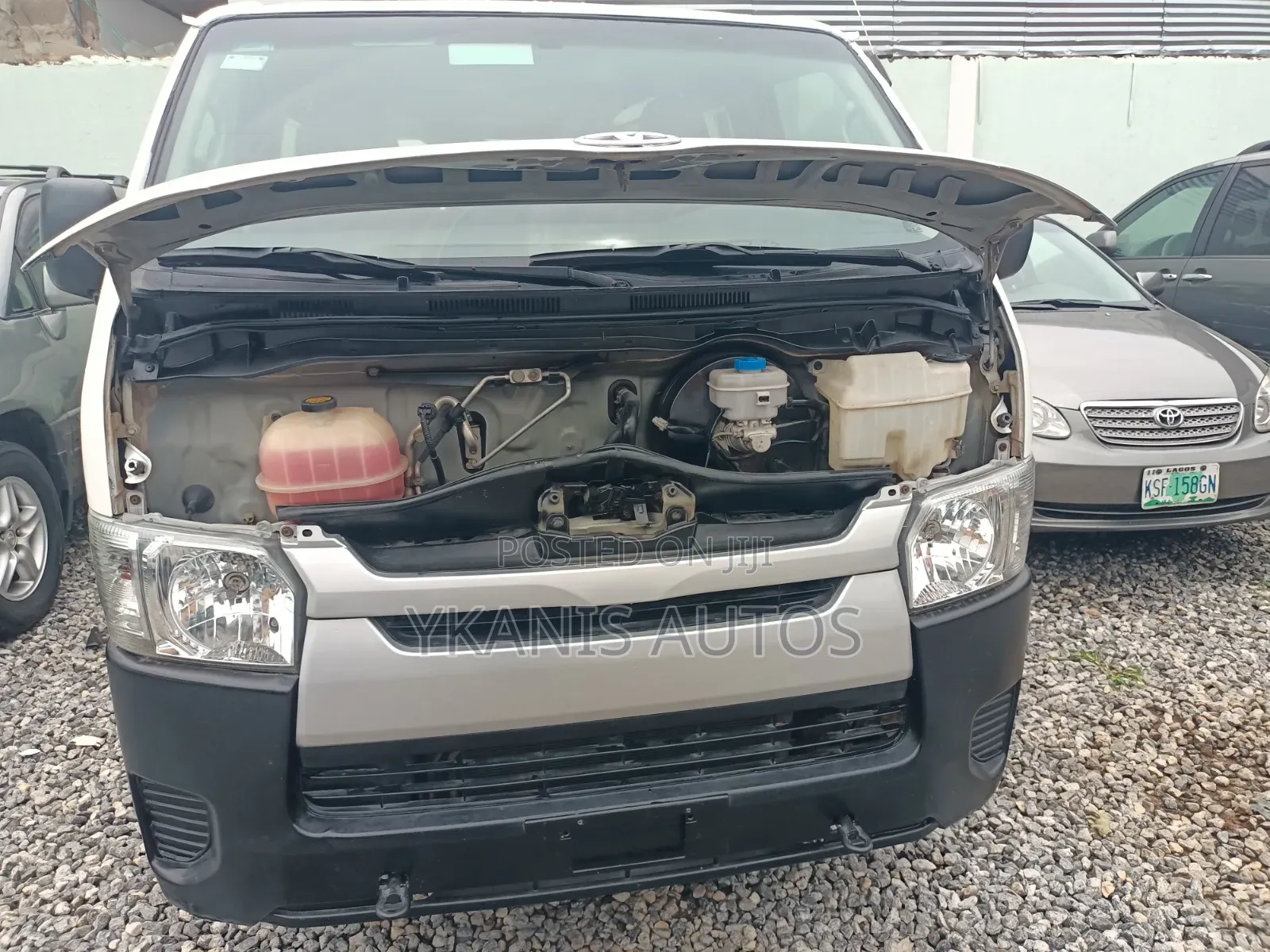 Toyota HiAce 2013 White