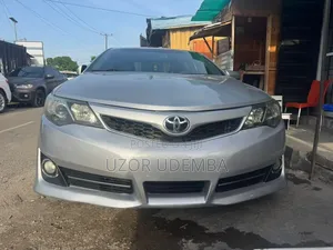 Toyota Camry SE 4dr Sedan (2.5L 4cyl 6A) 2013 Silver