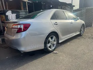 Toyota Camry SE 4dr Sedan (2.5L 4cyl 6A) 2013 Silver