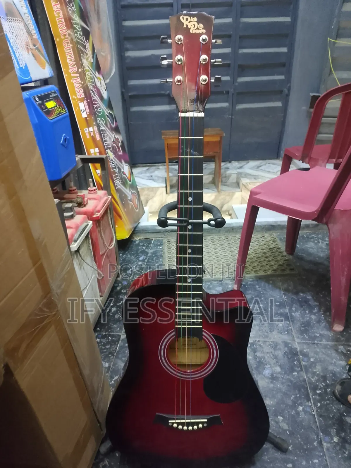 Size 38 Box Guitar