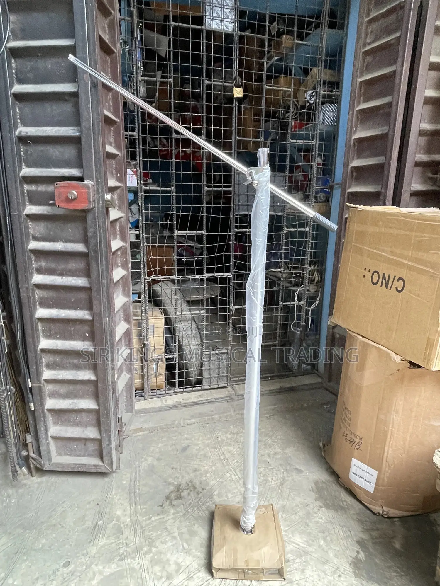Round Base Microphone Stand