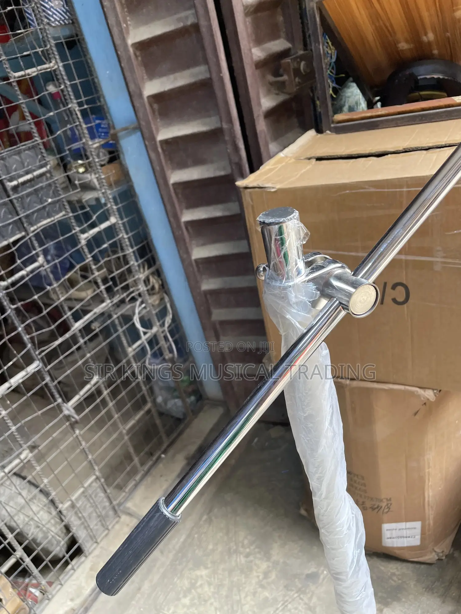Round Base Microphone Stand