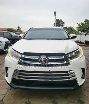 Toyota Highlander XLE 4x2 V6 (3.5L 6cyl 8A) 2017 White