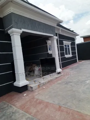 3bdrm Apartment in Elolad, Ologuneru for rent