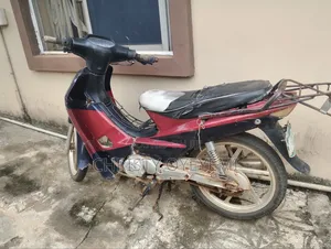 Honda CB 2018 Red
