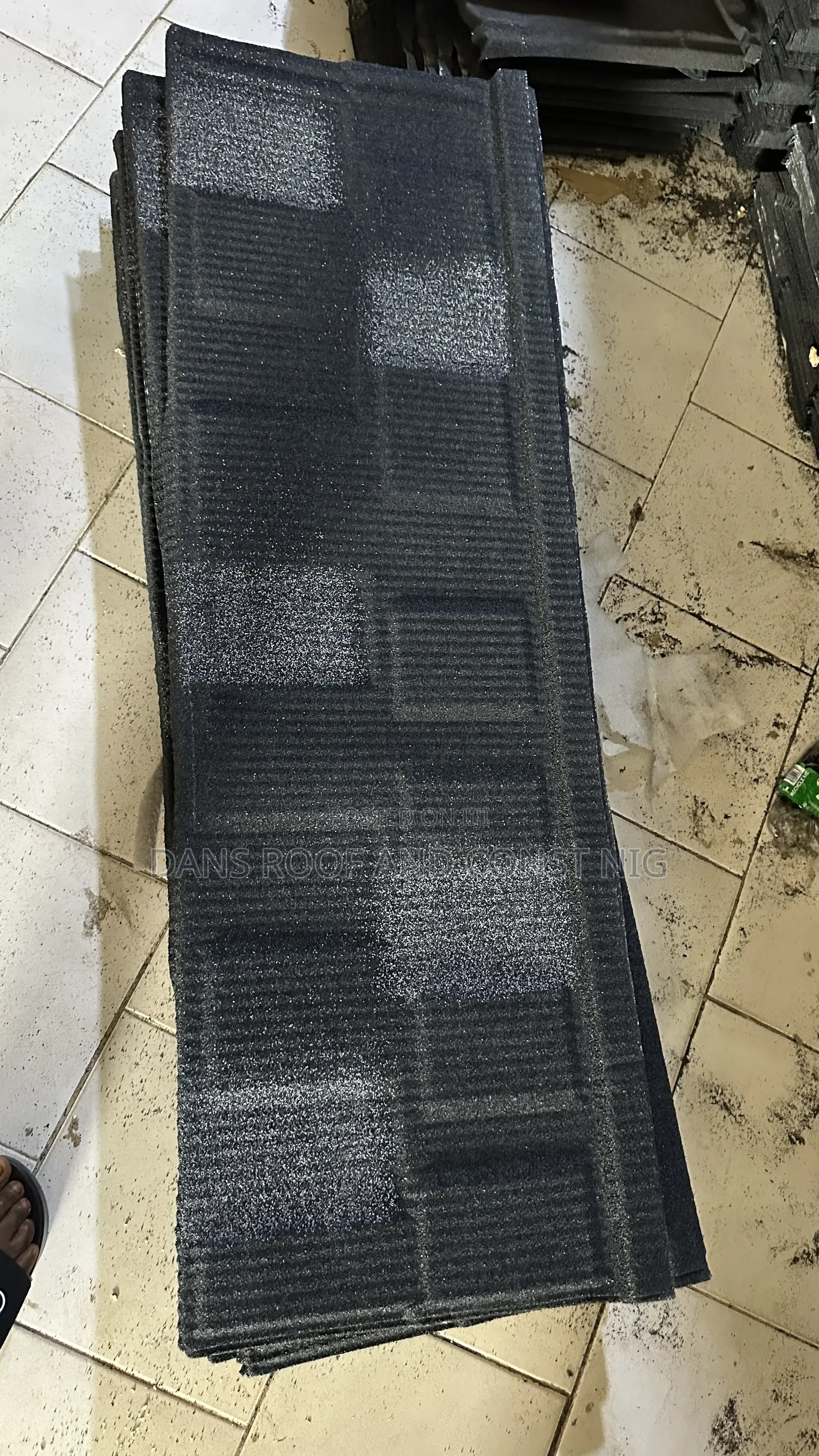 Spireo Black and White Shingle