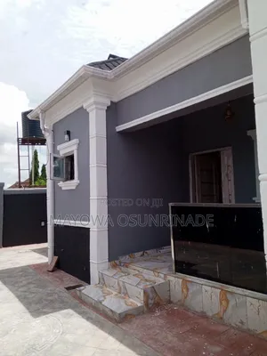 2bdrm Apartment in Ologuneru for rent