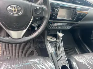 Toyota Corolla 2015 Red