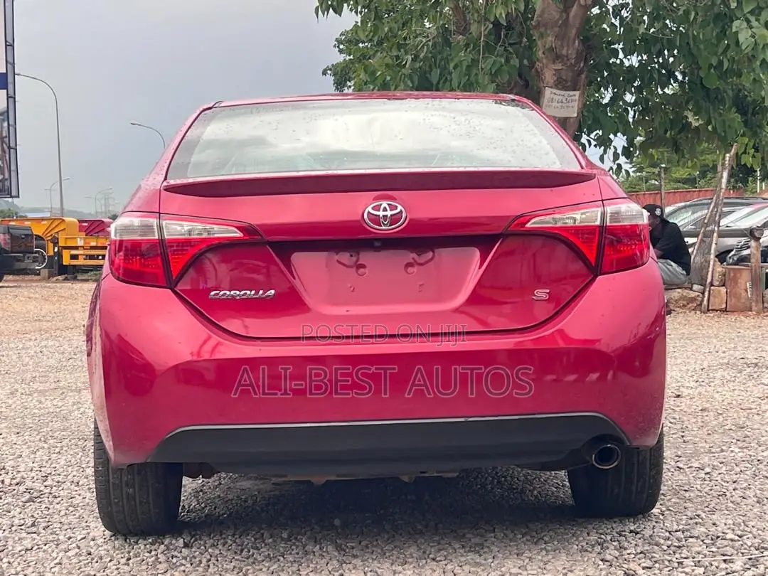Toyota Corolla 2015 Red