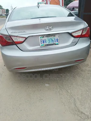 Hyundai Sonata Limited Sedan FWD (2.4L 4cyl 5A) 2010 Silver