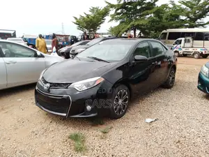 Toyota Corolla LE Plus 4dr Sedan (1.8L 4cyl CVT) 2016 Black