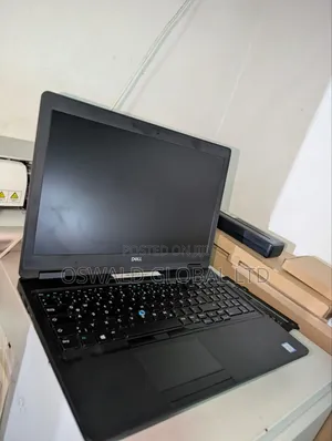 Laptop Dell Latitude 5590 8GB Intel Core i7 SSD 256GB