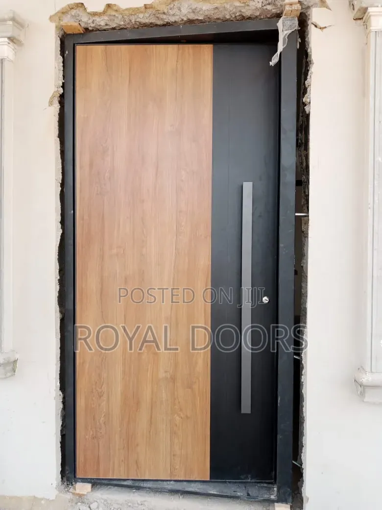 Pivot Casta Door