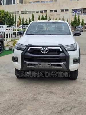 New Toyota Hilux 2025 White