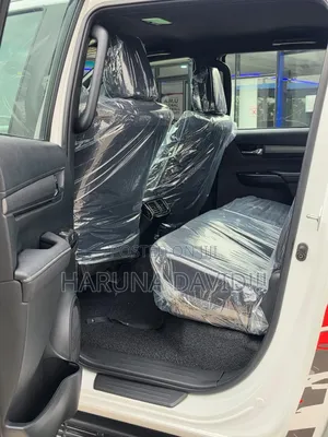 New Toyota Hilux 2025 White