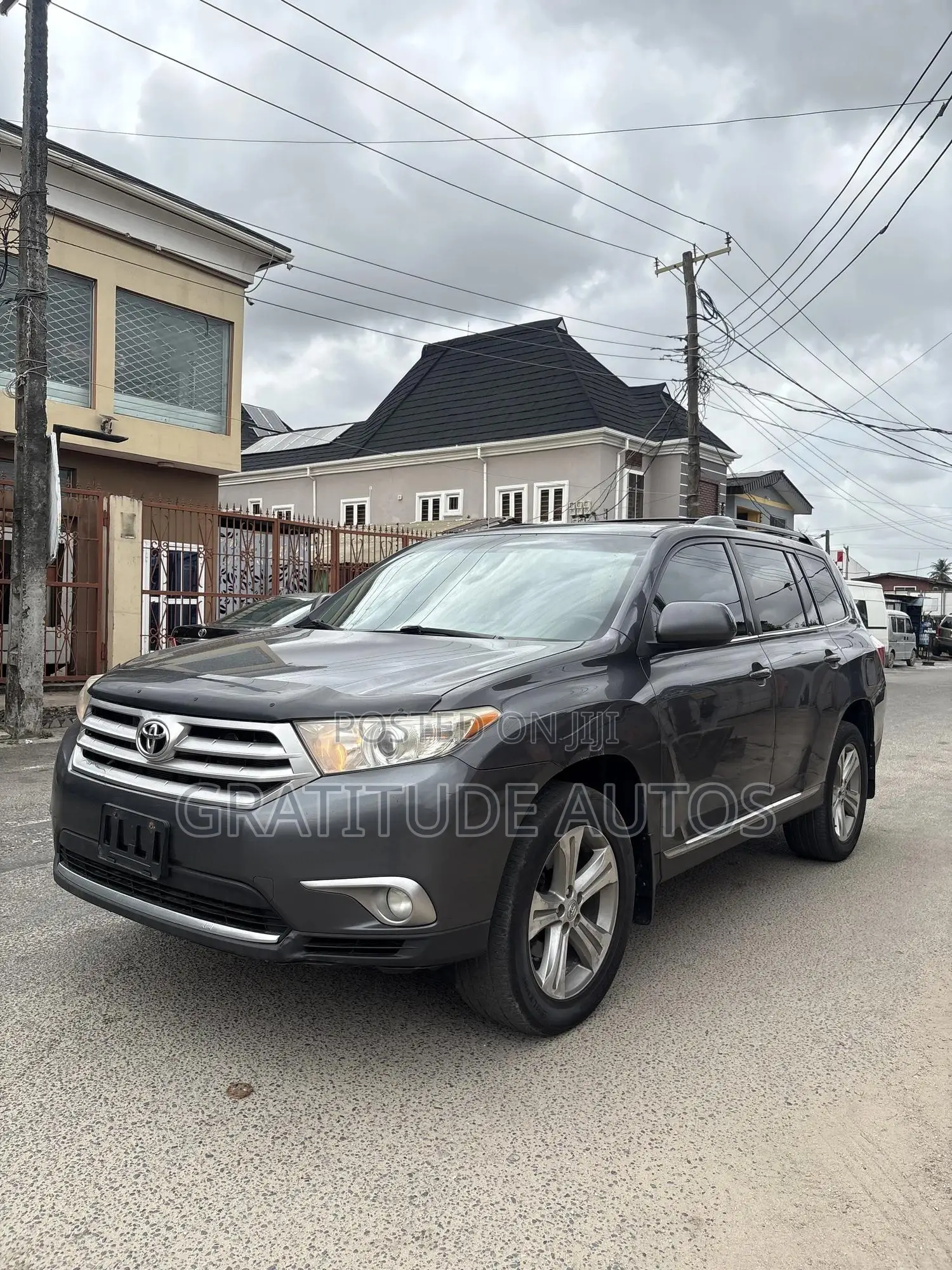 Toyota Highlander SE 2011 Gray