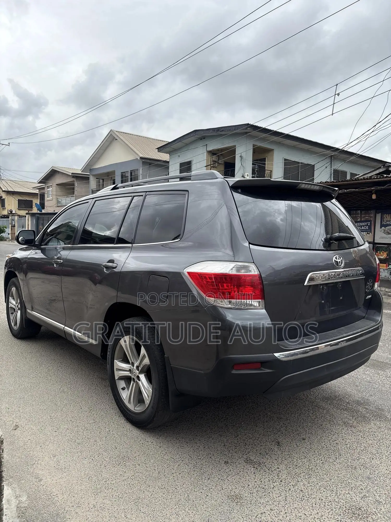 Toyota Highlander SE 2011 Gray