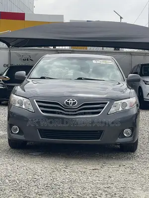 Toyota Camry LE 4dr Sedan (2.5L 4cyl 6AM) 2010 Gray
