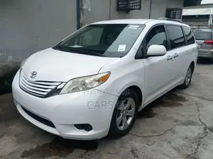Toyota Sienna 2015 White