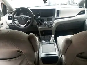 Toyota Sienna 2015 White