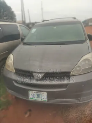 Toyota Sienna 2005 Gray