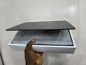 New Laptop Apple MacBook Air 2026 M5 13-inch 16GB Apple M5 SSD 1T