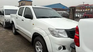 Toyota Hilux 2015 White