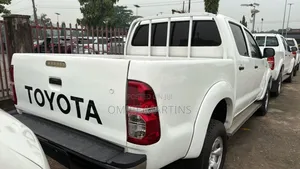 Toyota Hilux 2015 White