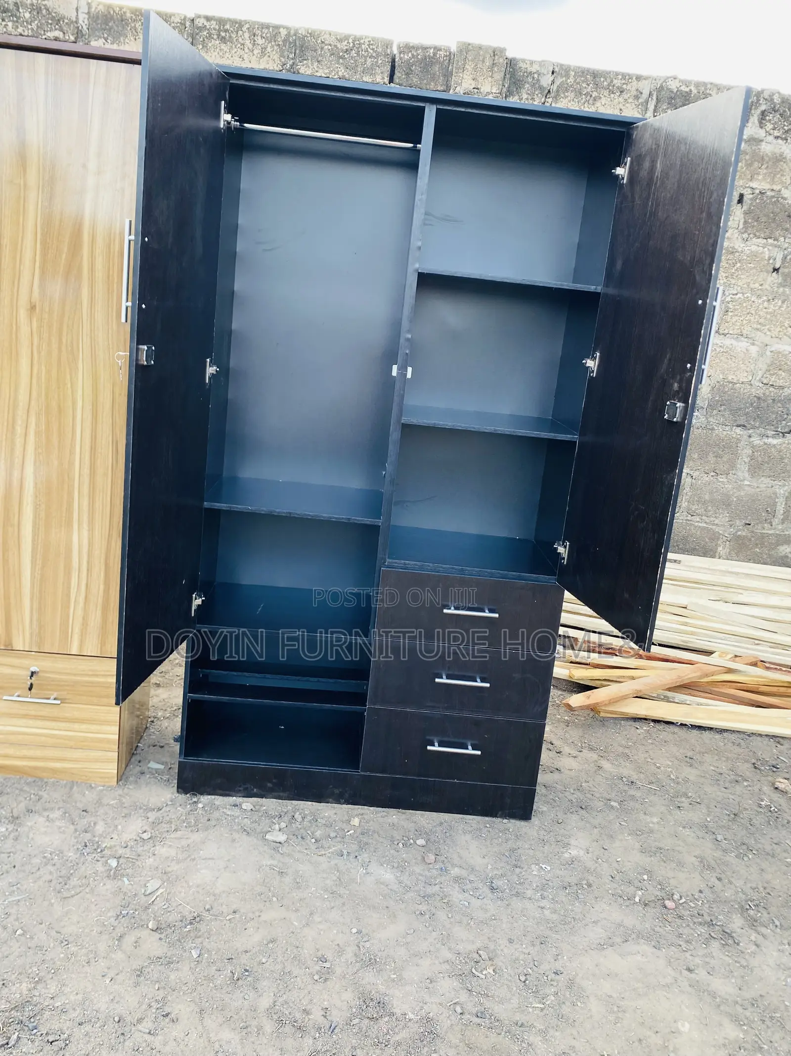 Two Doors Warderobe