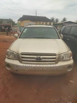 Toyota Highlander 2005 Gold