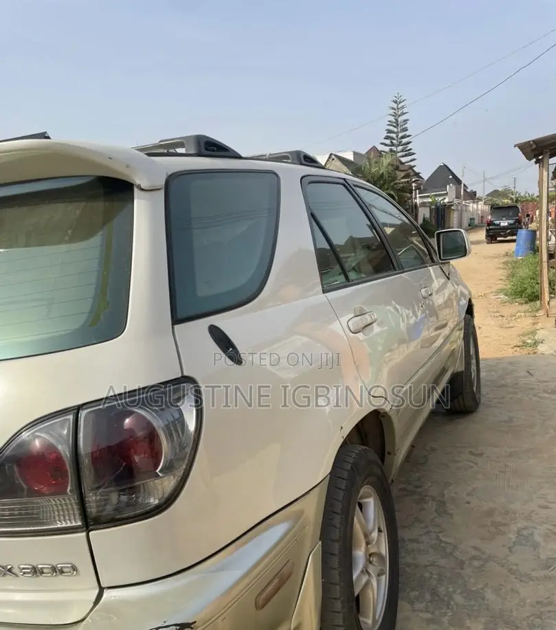 Lexus RX 2001 White