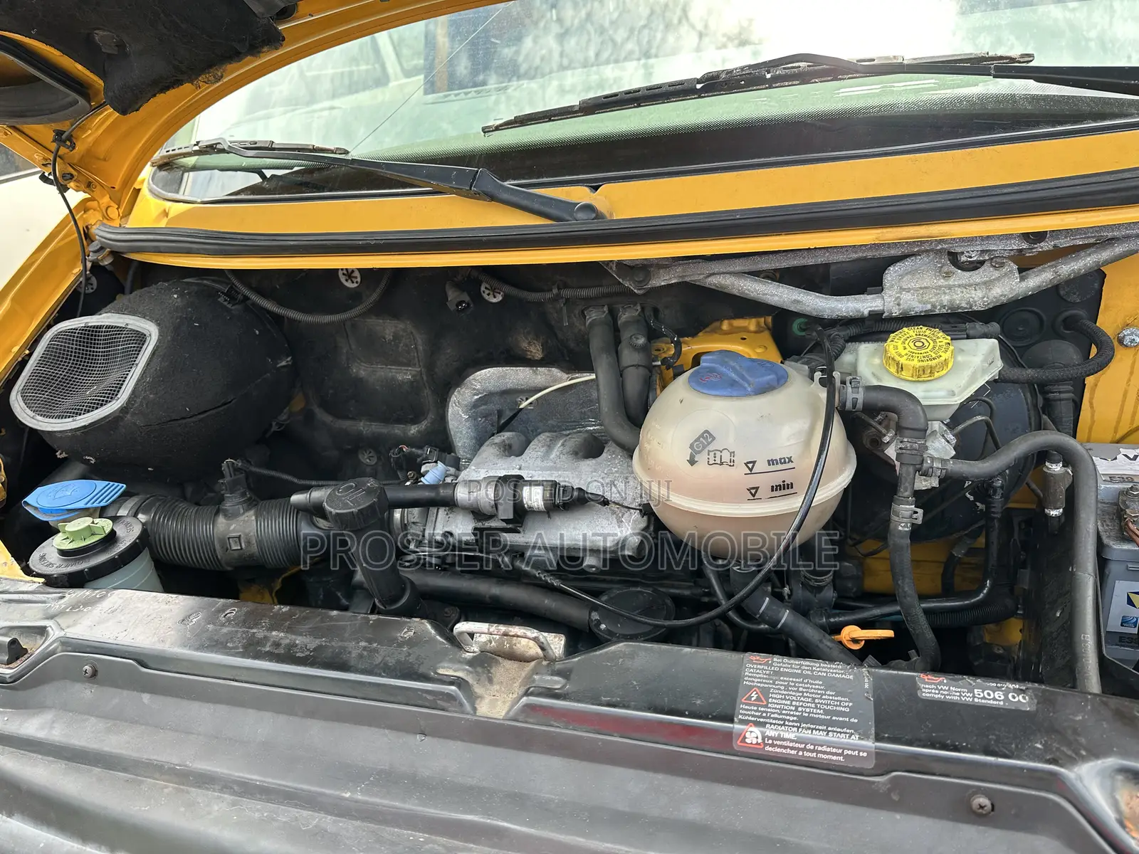 Volkswagen Transporter 2005 Yellow