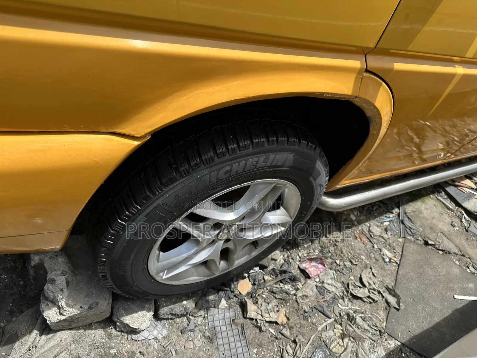 Volkswagen Transporter 2005 Yellow