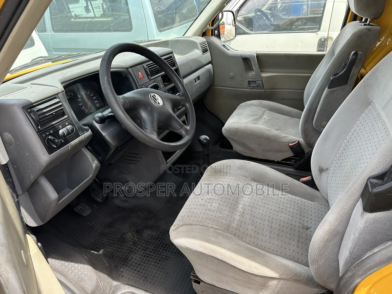 Volkswagen Transporter 2005 Yellow