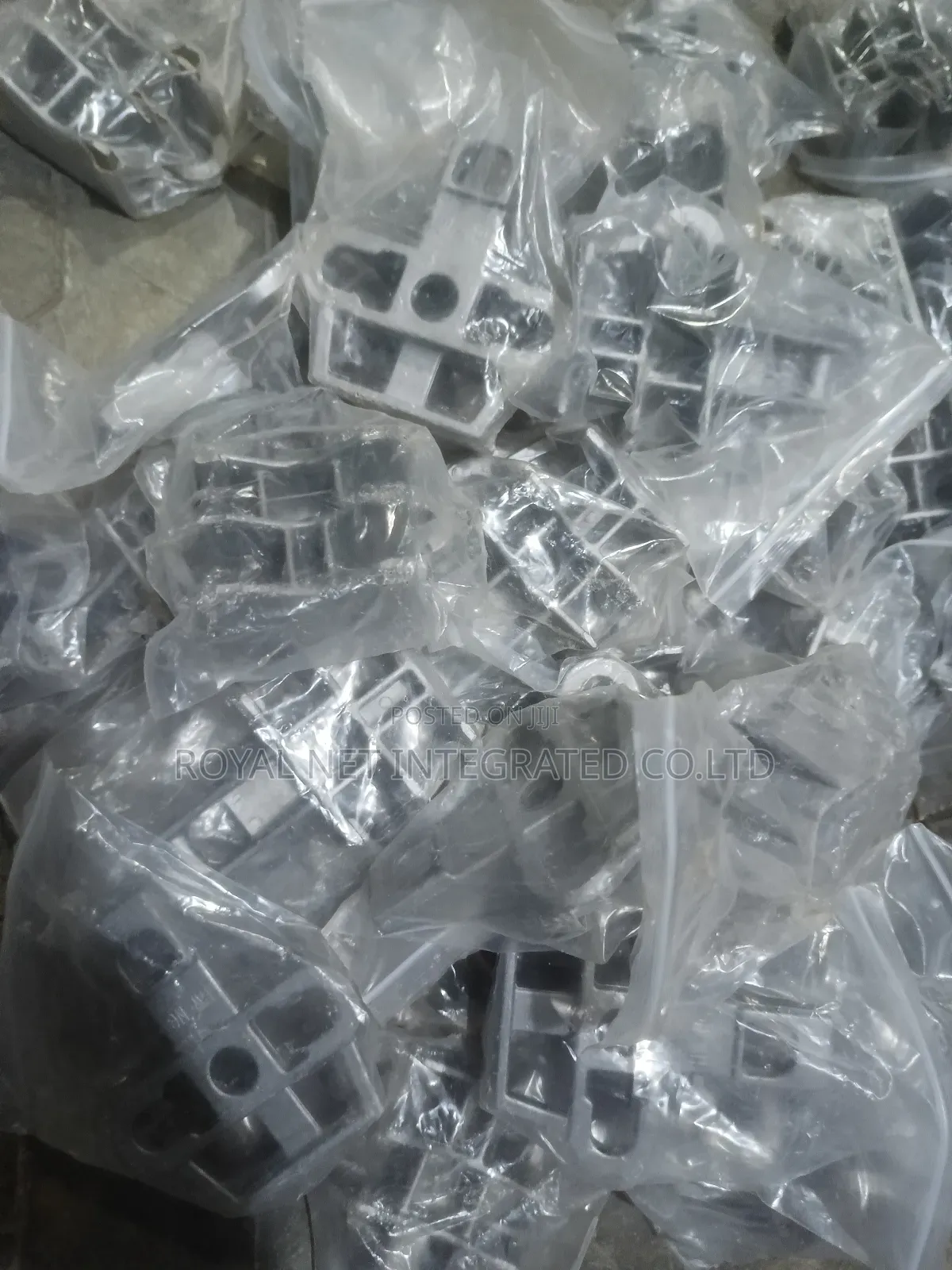Upb ( Univerral Pole Brackets)