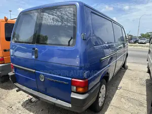 Volkswagen Transporter 2005 Blue