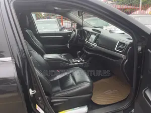 Toyota Highlander 2016 Black