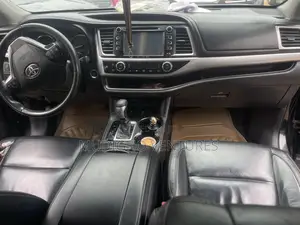 Toyota Highlander 2016 Black