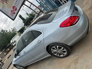 Mercedes-Benz C300 2015 Blue