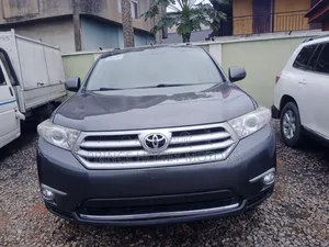 Toyota Highlander 3.5L 4WD 2013 Gray